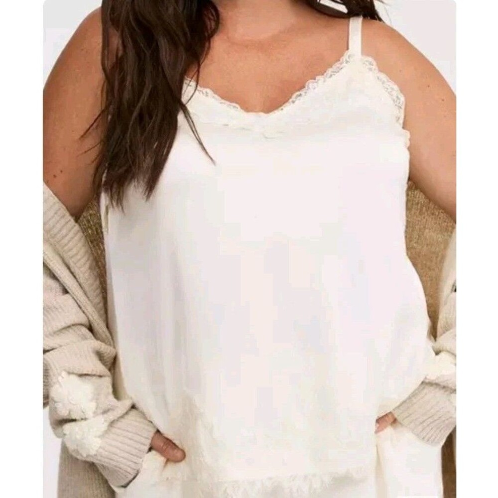 Torrid Satin Lace Trim Cami 2X Whisper White Fairy Feminine Romantic